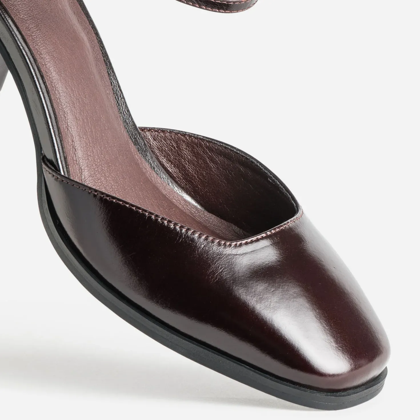 Babies marron cuir à talon