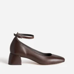 Babies marron cuir à talon