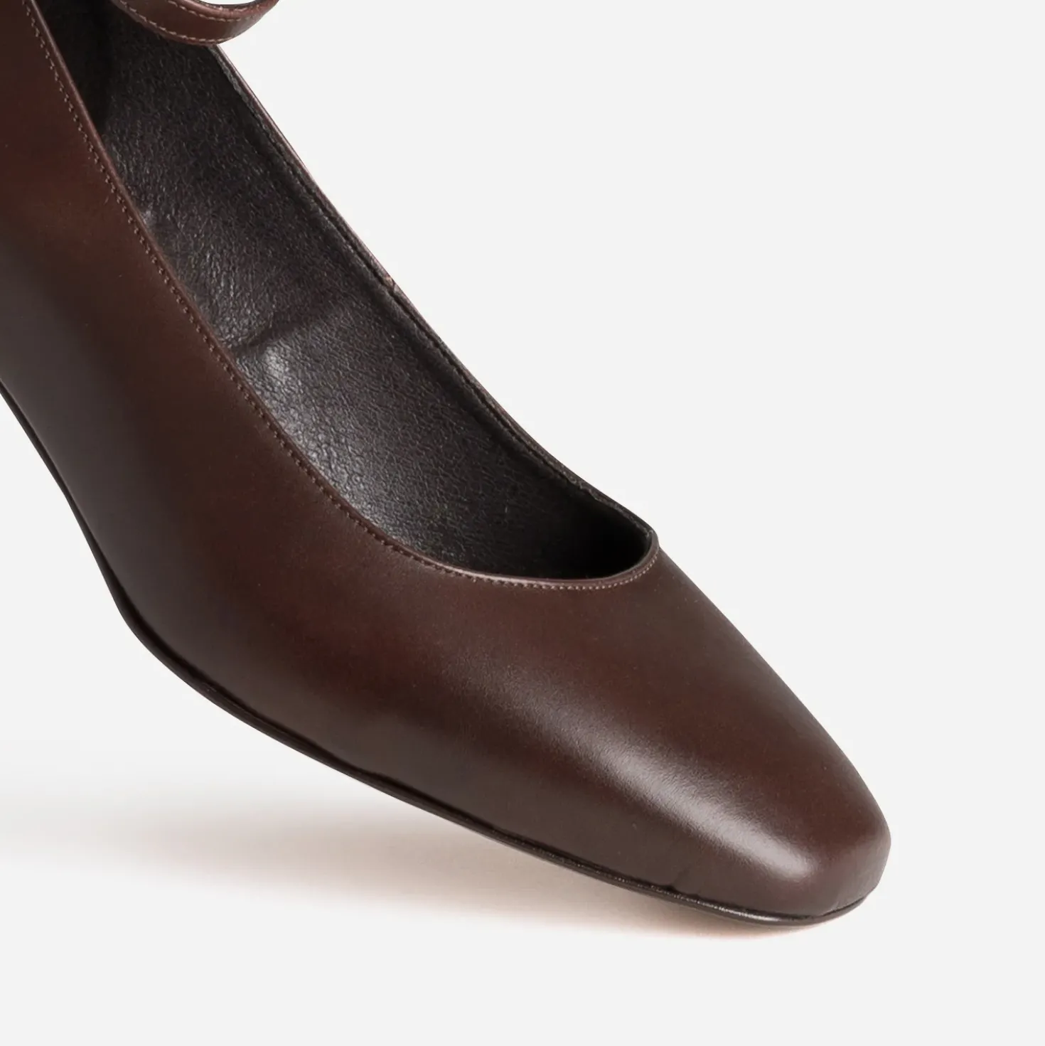 Babies marron cuir à talon