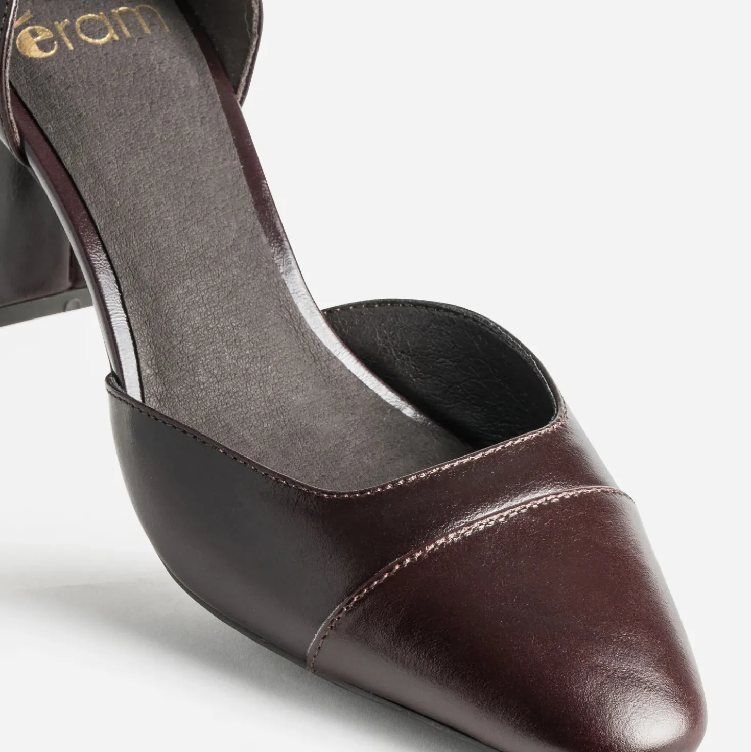 Babies à talon marron cuir bout droit