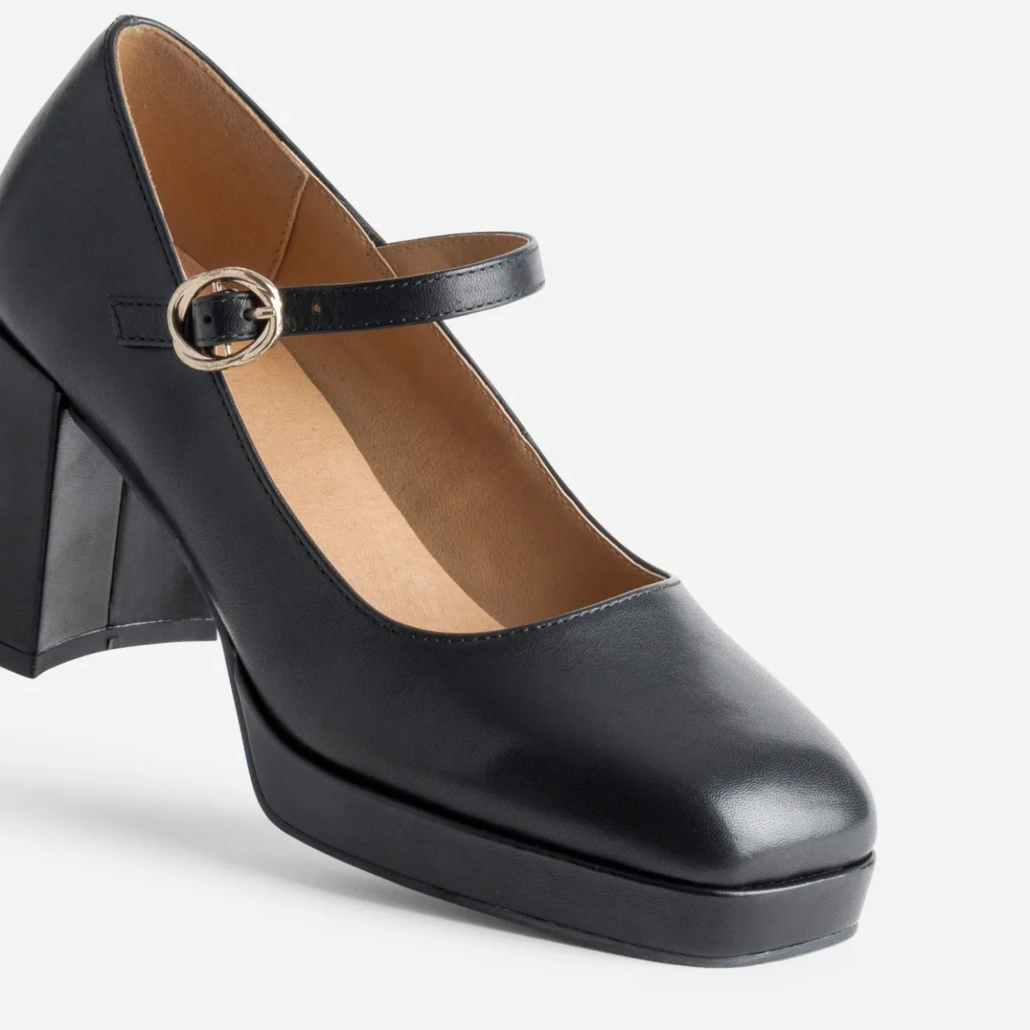 Babies à talon noire cuir à plateforme