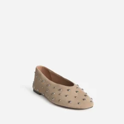 Ballerine beige cuir velours décor clous