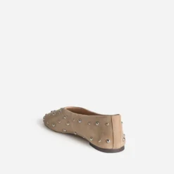 Ballerine beige cuir velours décor clous