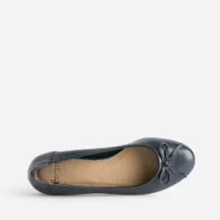 Ballerine marine avec nœud