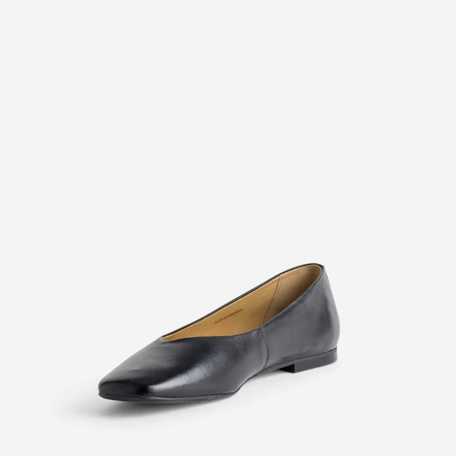 Ballerine noire cuir décolleté couvrant