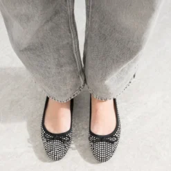 Ballerine noire décor strass
