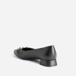 Ballerine à talon noire