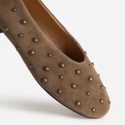Ballerine taupe cuir velours décor clous