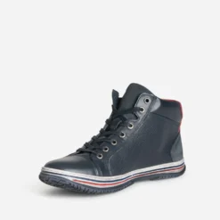 Basket marine en cuir embossé