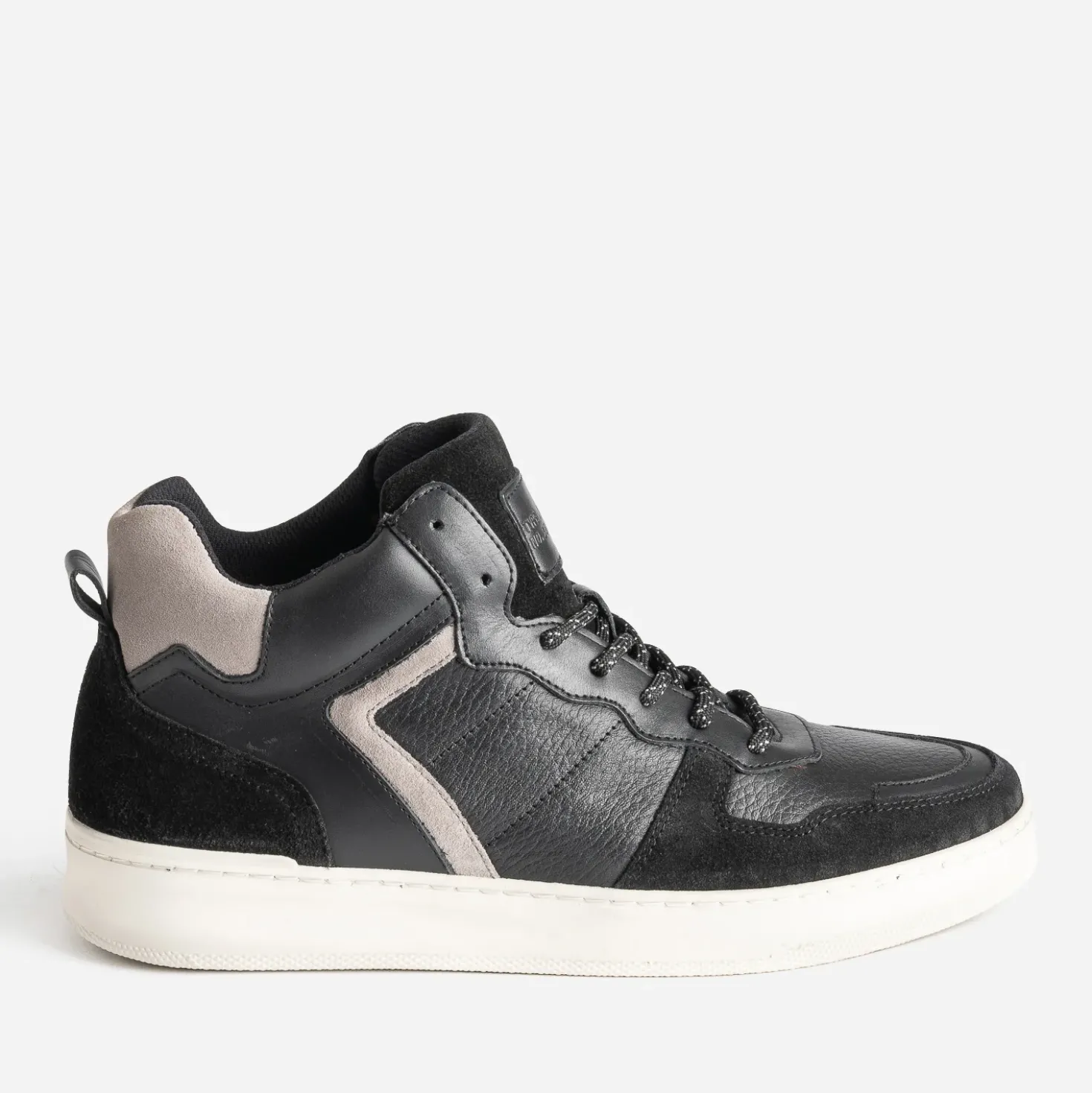 Basket montante noire et grise en cuir