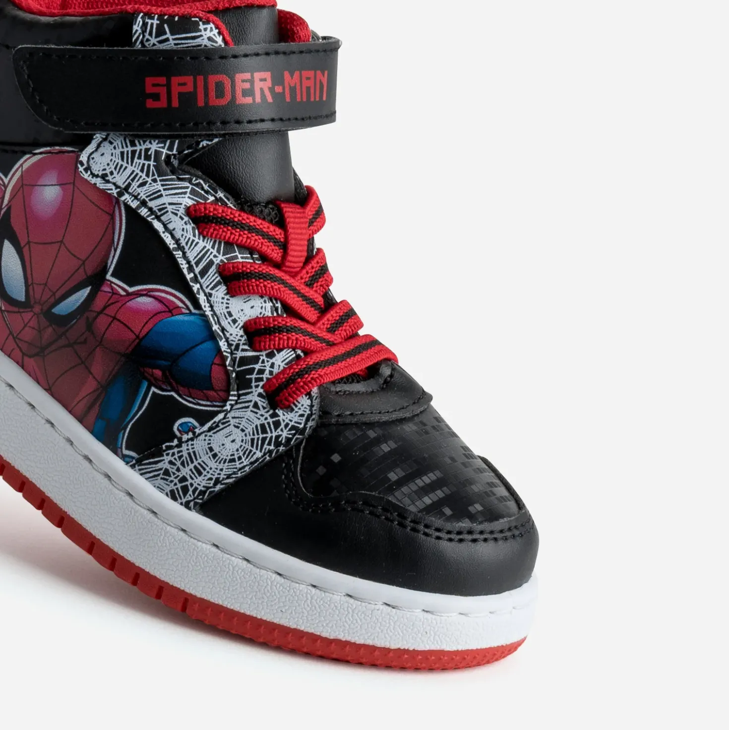 Basket SPIDERMAN noire et rouge