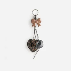 Bijoux de sac avec cœur motif léopard et noeud