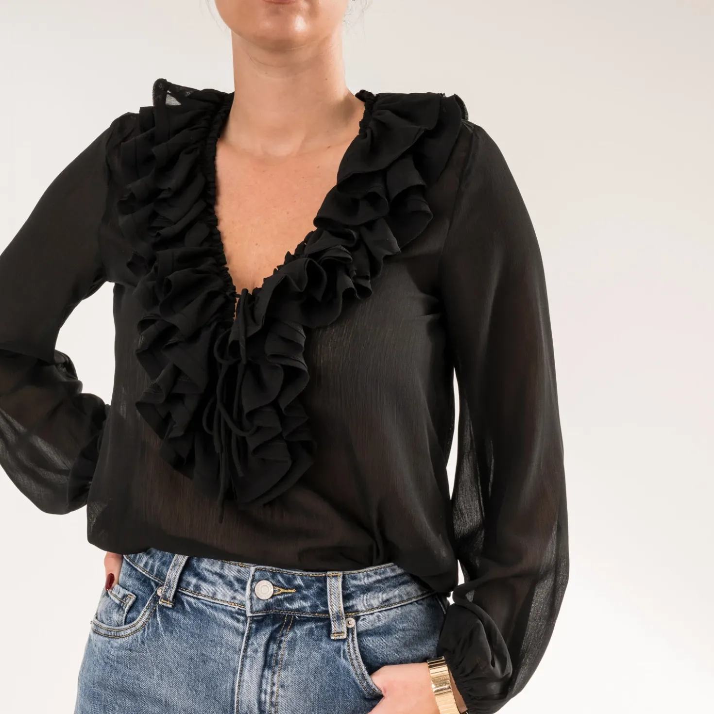 Blouse ERAM WEAR noire voile à volants