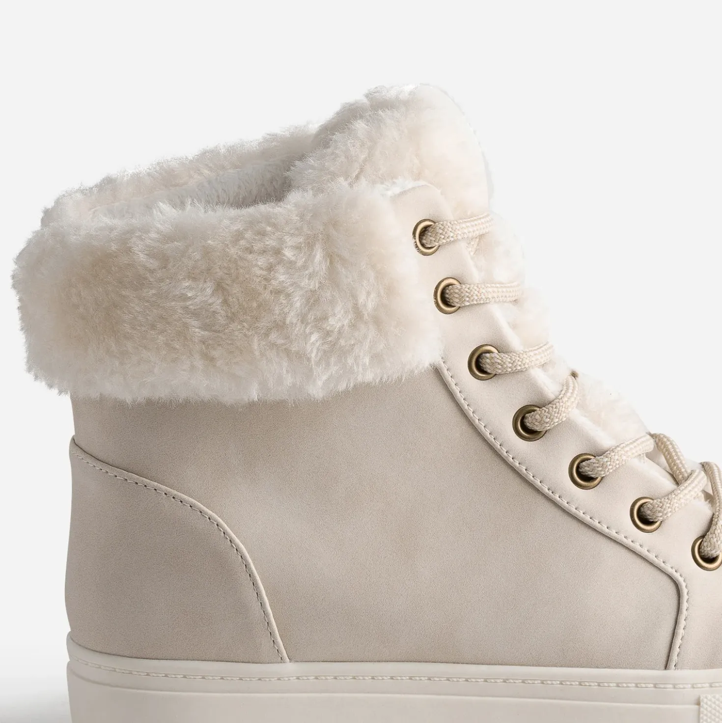 Boots beige clair fourrée