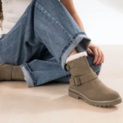 Boots beige col fourré