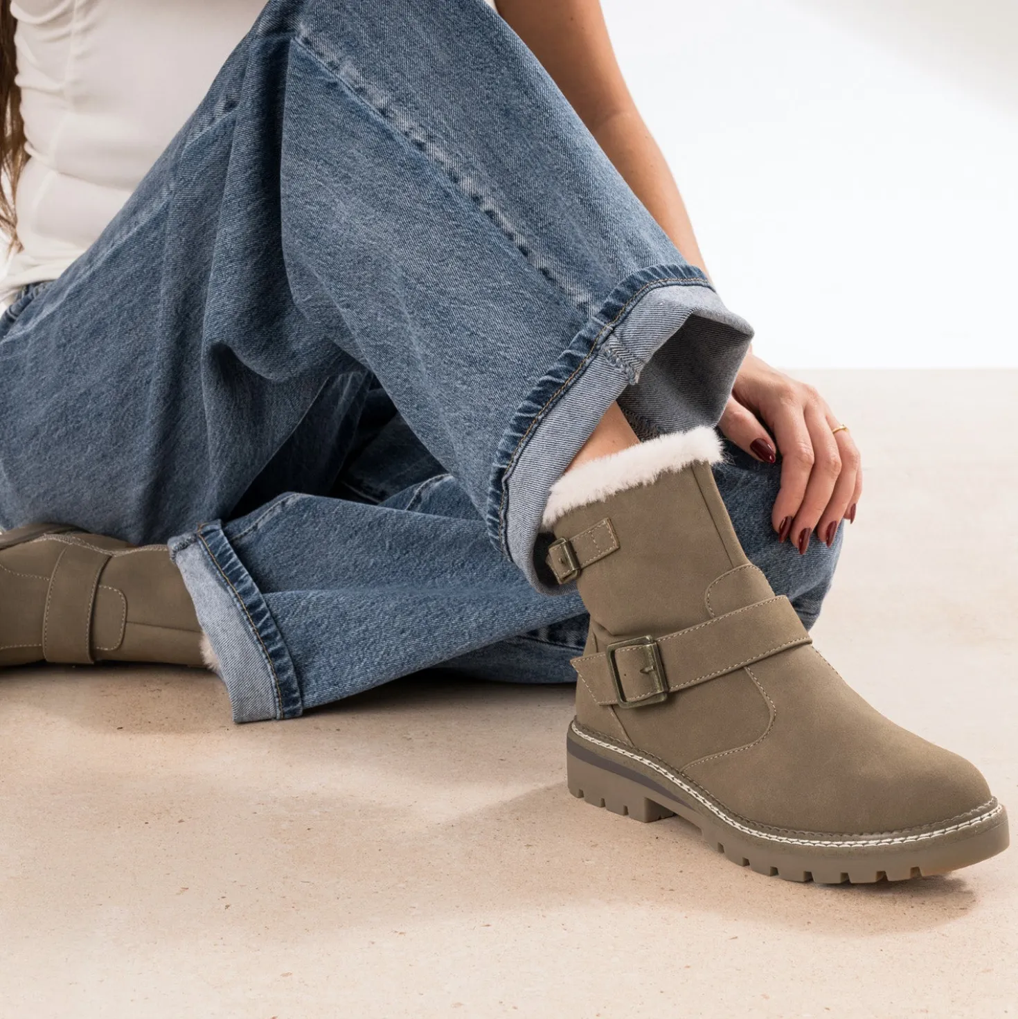 Boots beige col fourré