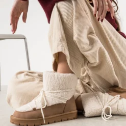 Boots beige et écru fourré bi-matière