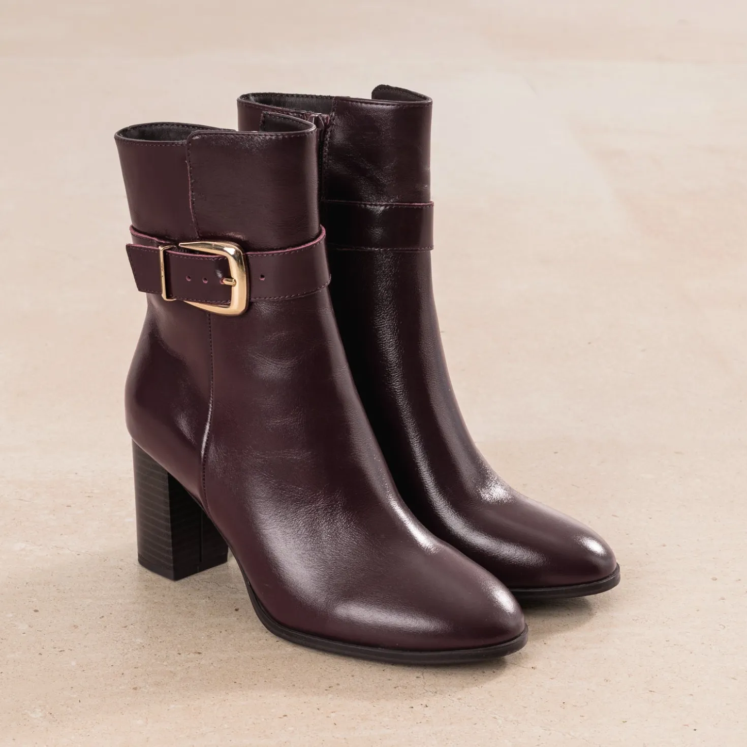 Boots bordeaux cuir décor bride