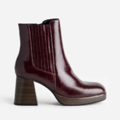 Boots bordeaux à talon lamellé