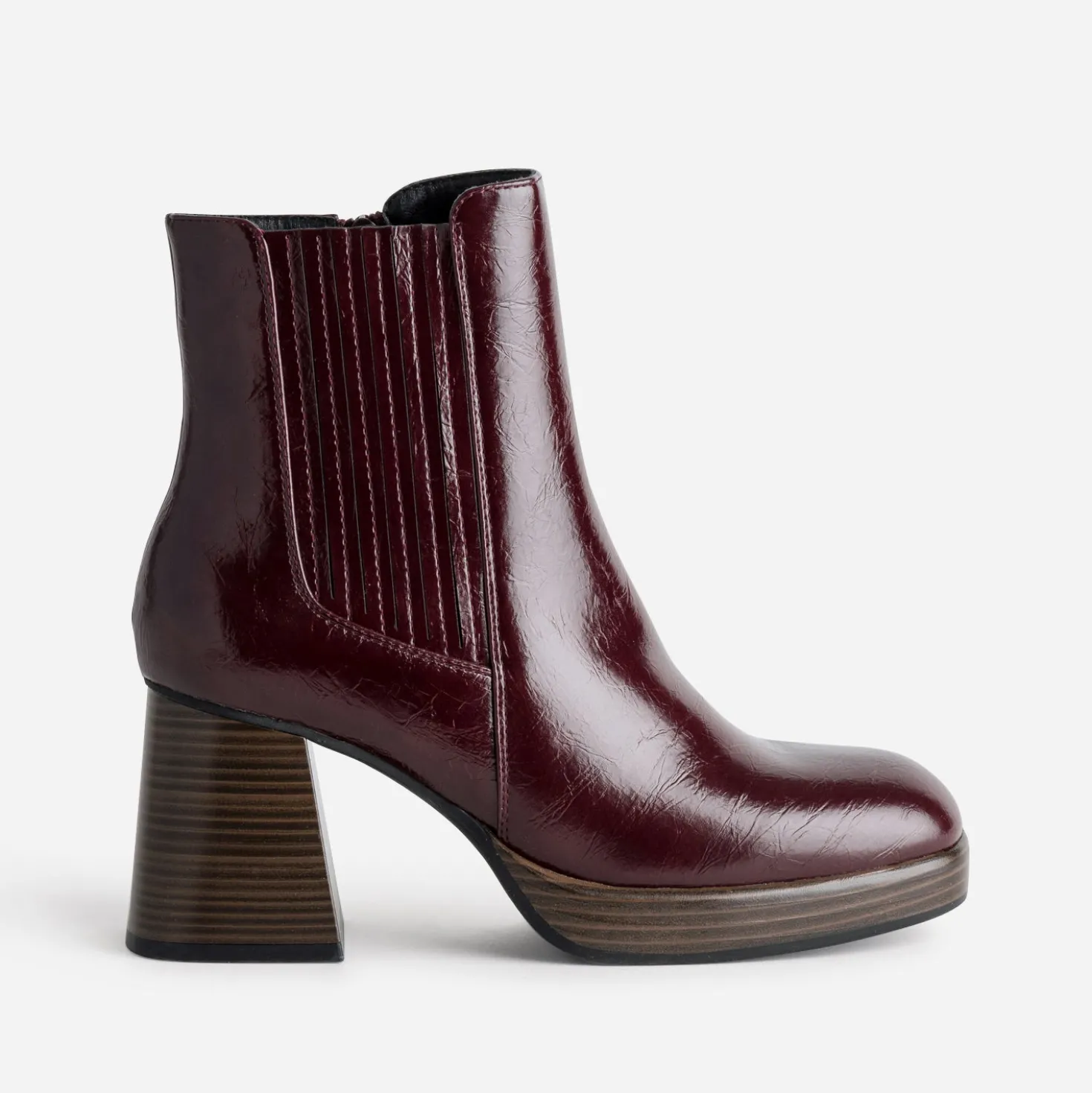 Boots bordeaux à talon lamellé
