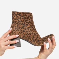 Boots camel éco-conçu cuir velours motif léopard