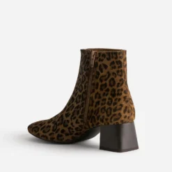 Boots camel éco-conçu cuir velours motif léopard
