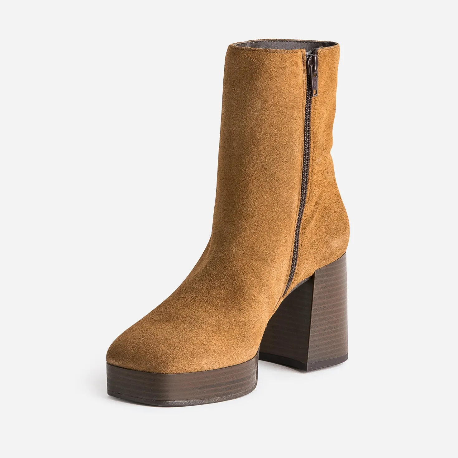 Boots camel à talon en cuir
