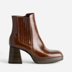 Boots camel à talon lamellé