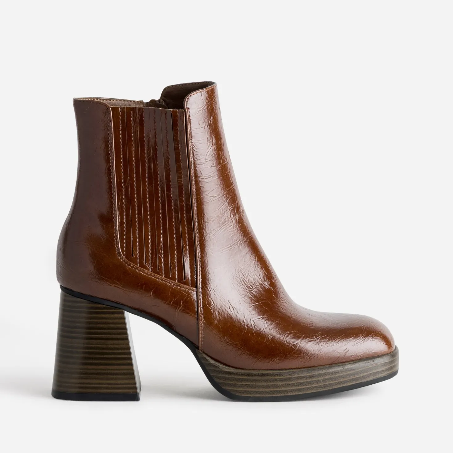 Boots camel à talon lamellé