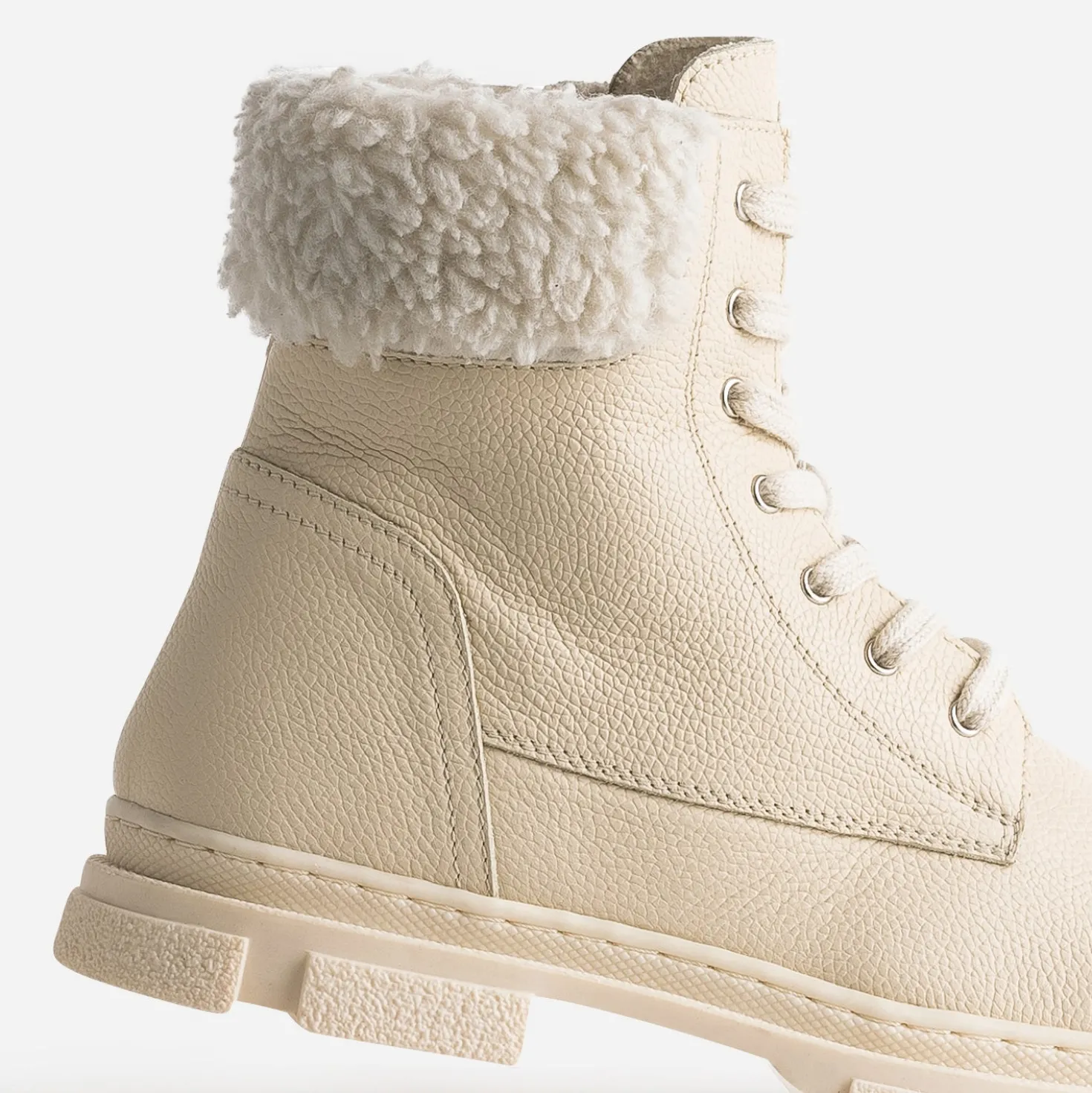Boots éco-conçu à lacet BUGGY écru en cuir fourré