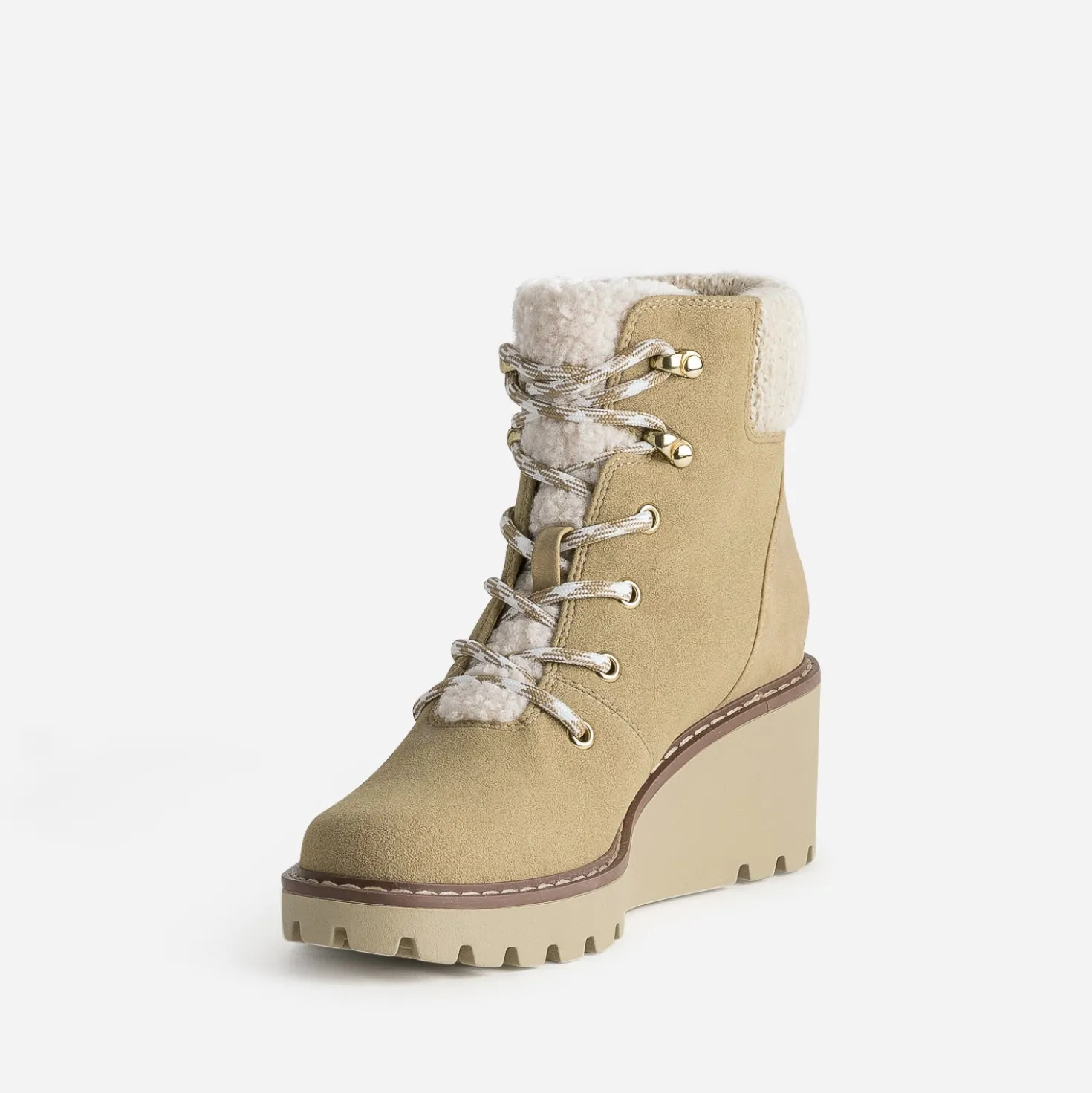 Boots compensés beige esprit montagne