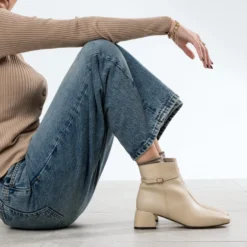 Boots écru cuir fine bride