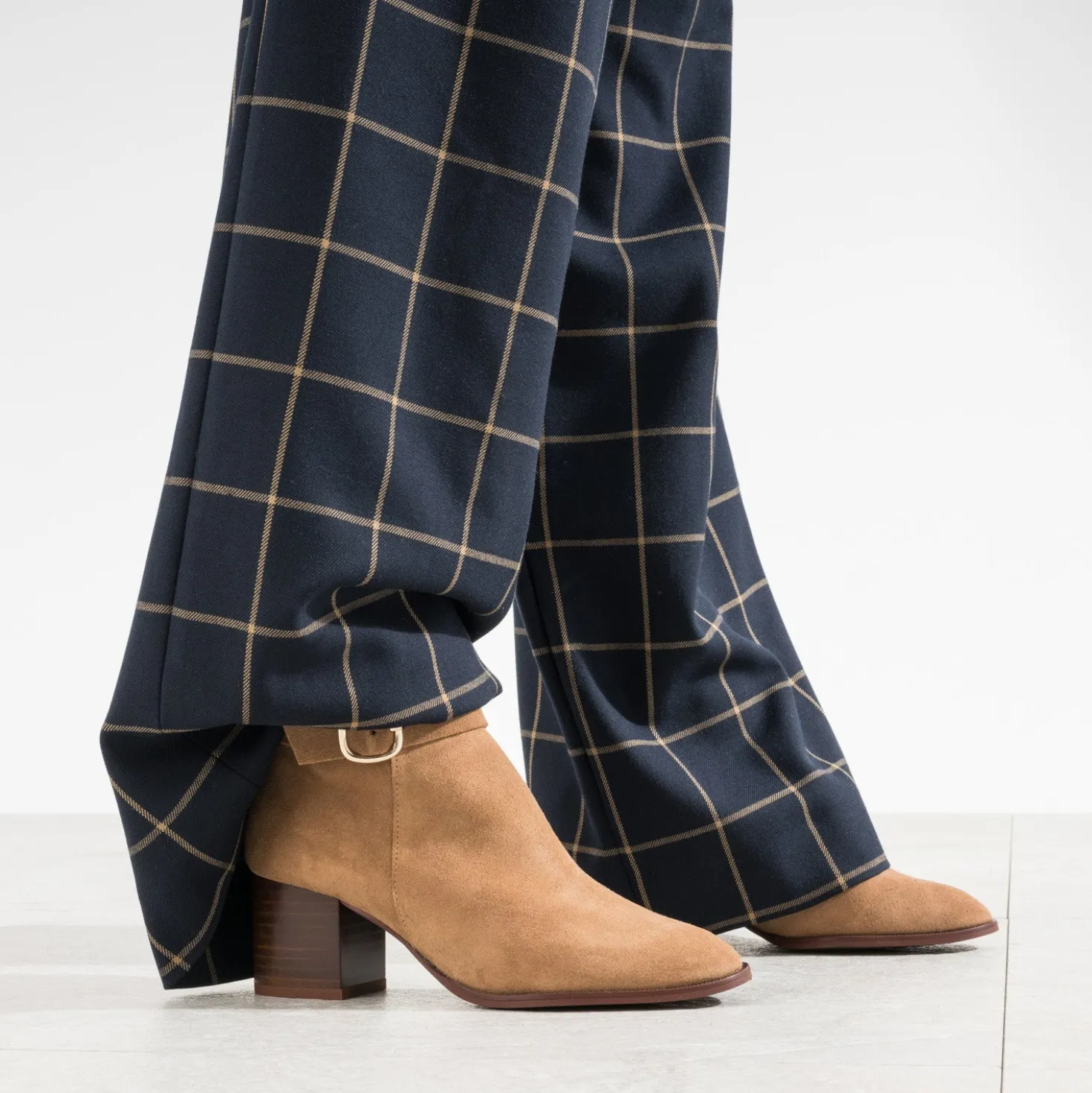 Boots ERAM FLEX beige en cuir velours