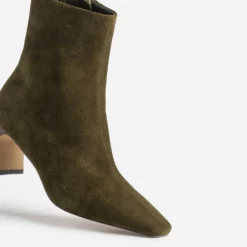 Boots kaki cuir velours talon incurvé