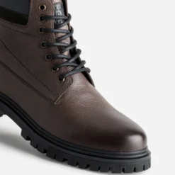Boots à lacet marron cuir semelle crantée