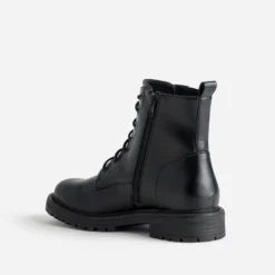 Boots lacet noir