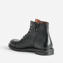 Boots à lacet noir cuir bout droit