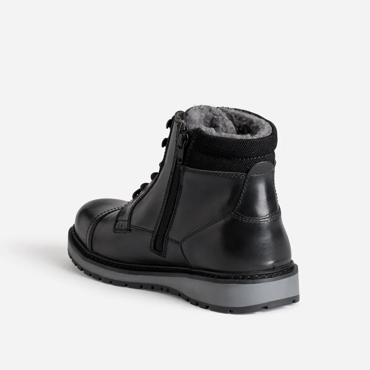 Boots à lacet noir cuir détails gris