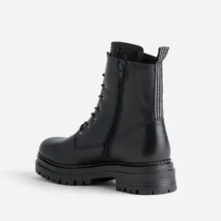 Boots à lacet noir cuir semelle crantée