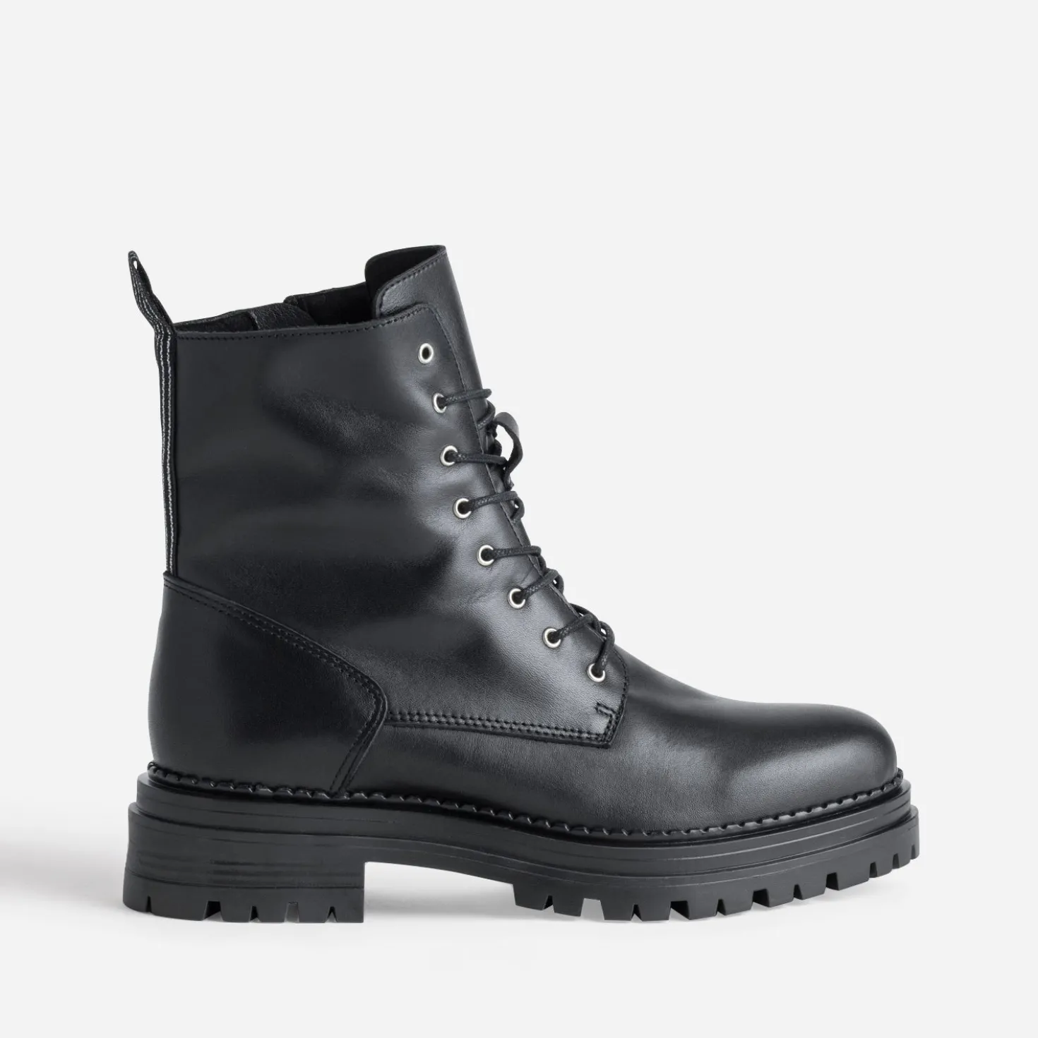 Boots à lacet noir cuir semelle crantée