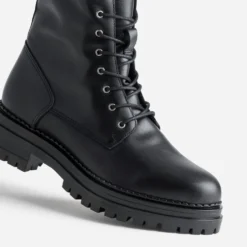 Boots à lacet noir cuir semelle crantée
