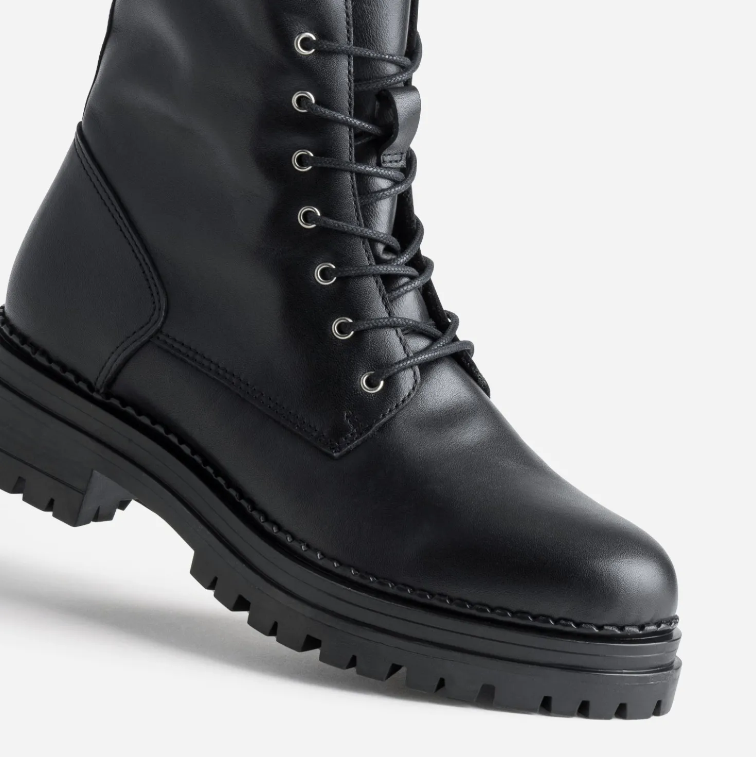 Boots à lacet noir cuir semelle crantée