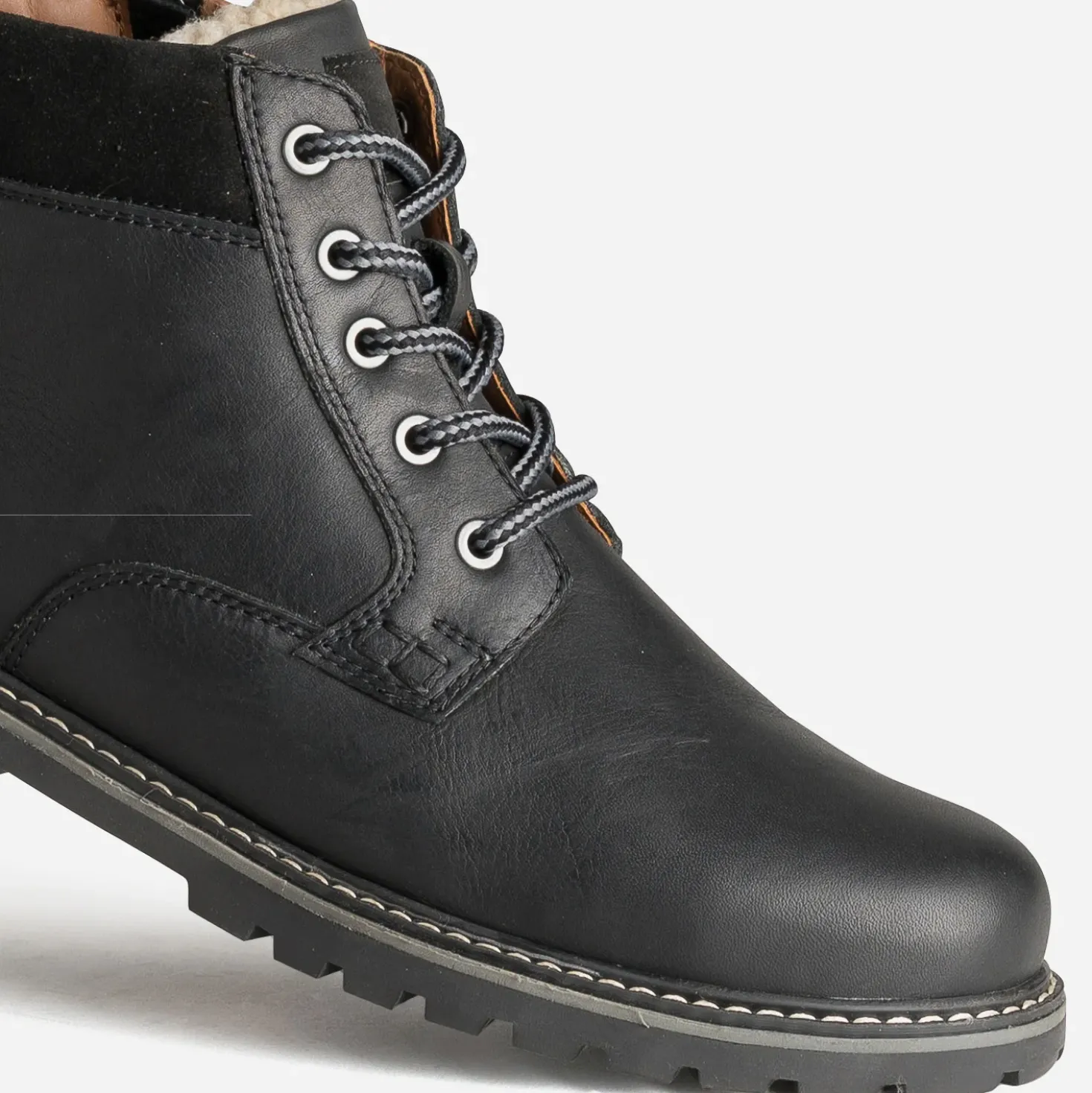 Boots à lacet noir cuir semelle crantée