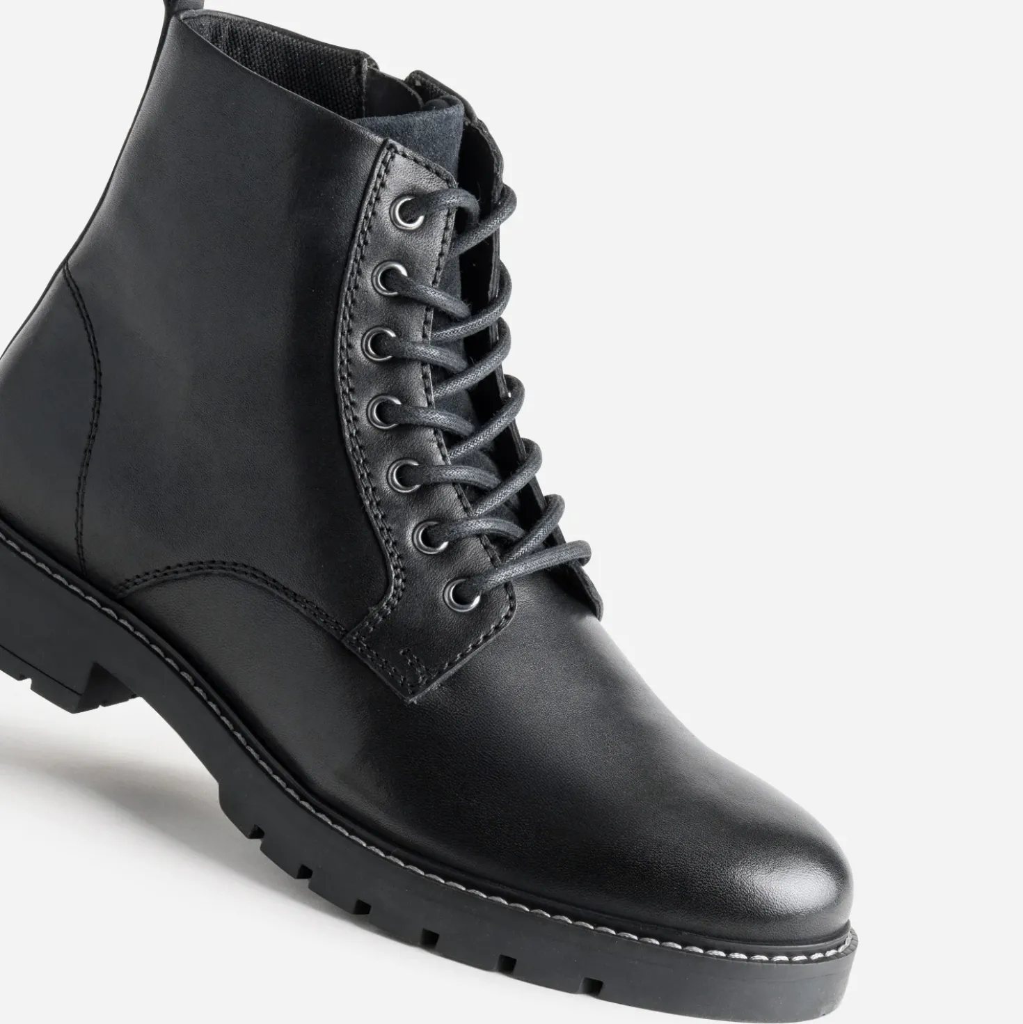 Boots à lacet noir cuir semelle crantée