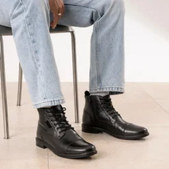 Boots à lacet noir en cuir