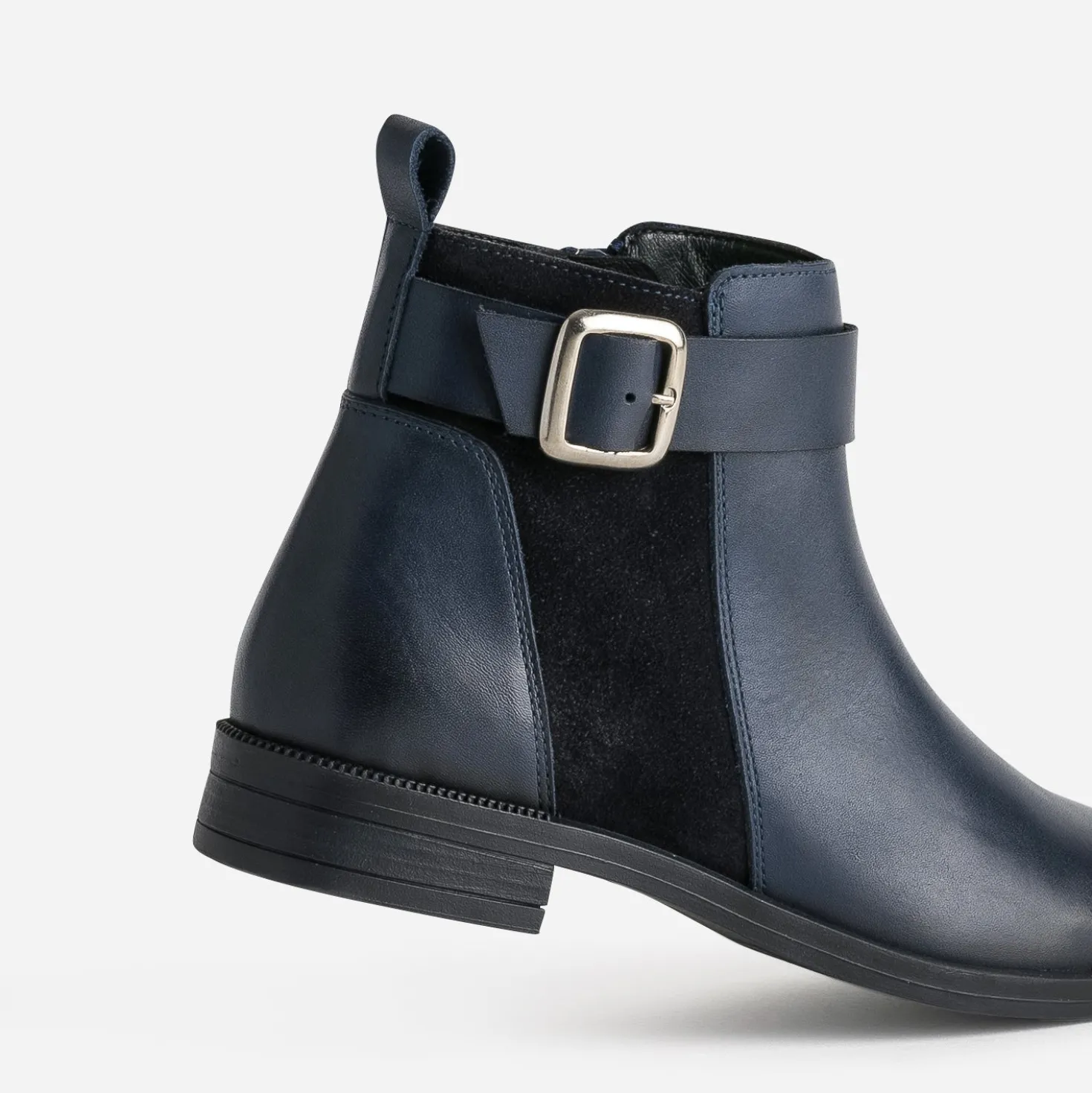 Boots marine en cuir détail bi-matière