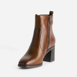 Boots marron en cuir à talon