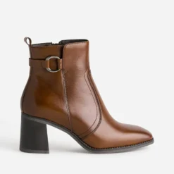 Boots marron en cuir à talon