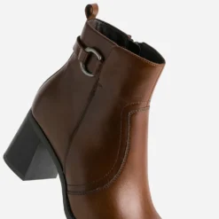 Boots marron en cuir à talon