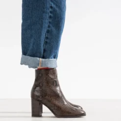 Boots marron imprimé effet python